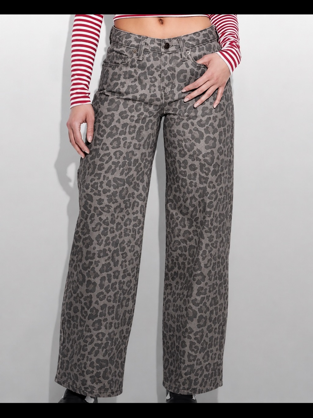 Wild Fable Leopard Print Jeans, size XS, like new